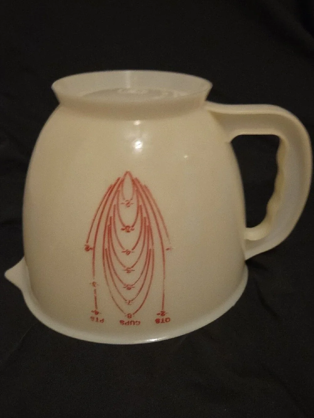 Tupperware vintage mixing